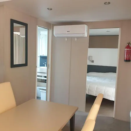 Pet Family Camping Cortina 세니갈리아