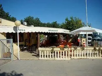 Pet Family Camping Cortina