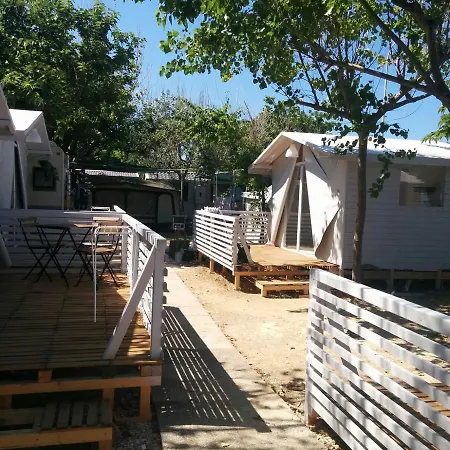 Pet Family Camping Cortina 캠프장 3*