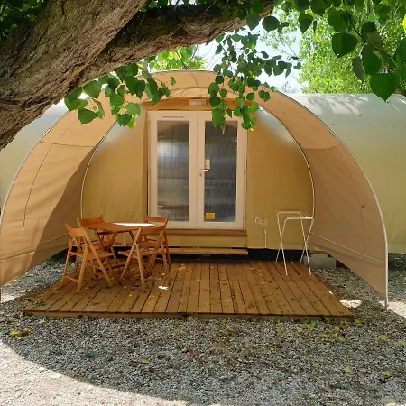 Pet Family Camping Cortina 세니갈리아