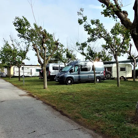 Pet Family Camping Cortina Senigallia