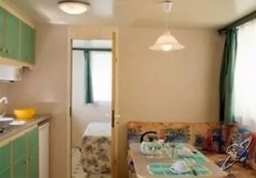 Pet Family Camping Cortina キャンプ場 3*